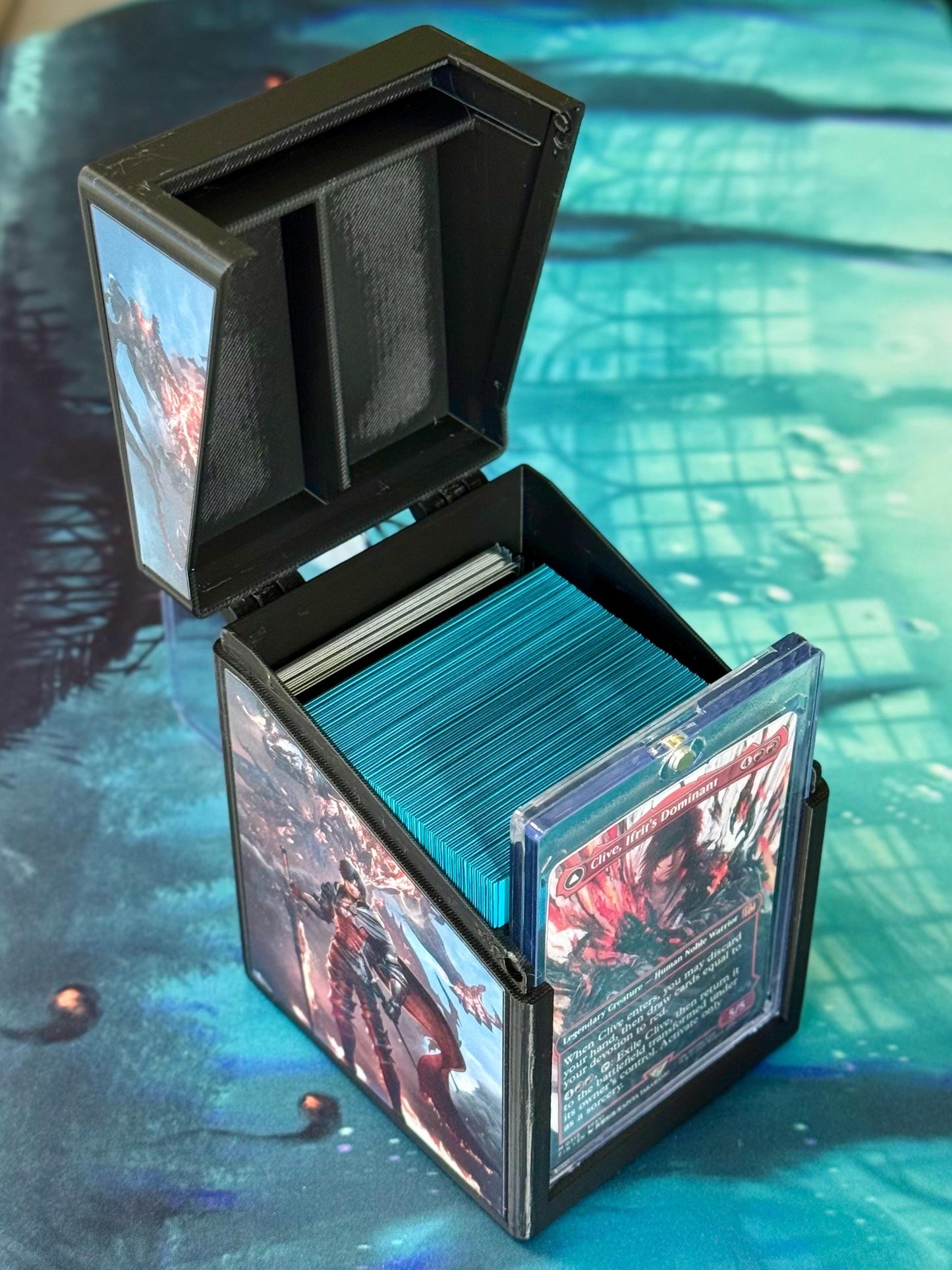 Magic the Gathering Deck Box - Final Fantasy - Clive
