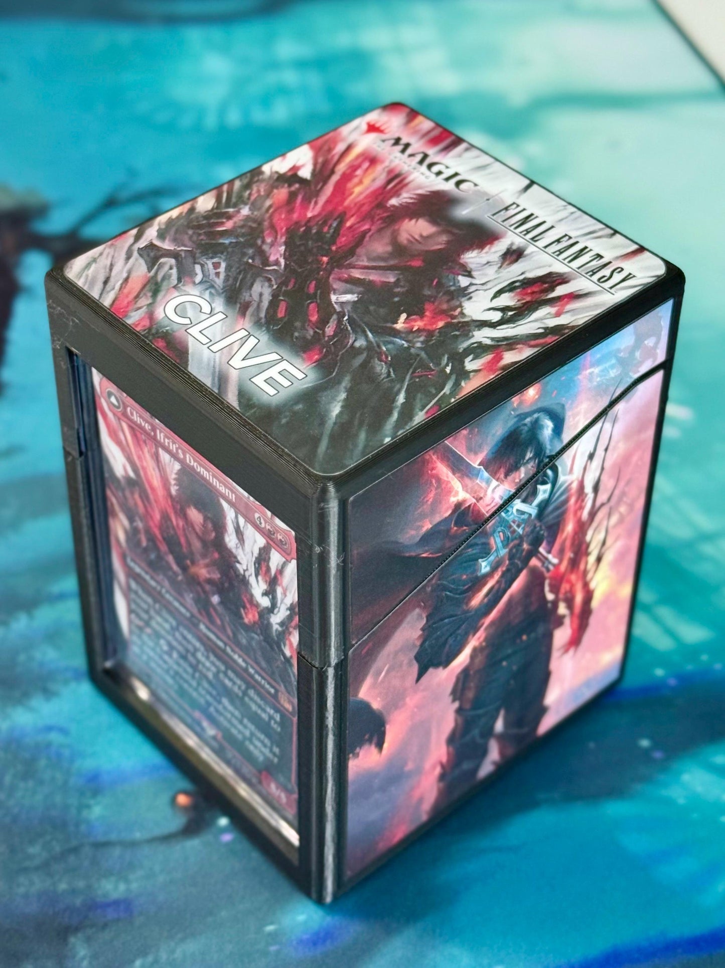 Magic the Gathering Deck Box - Final Fantasy - Clive