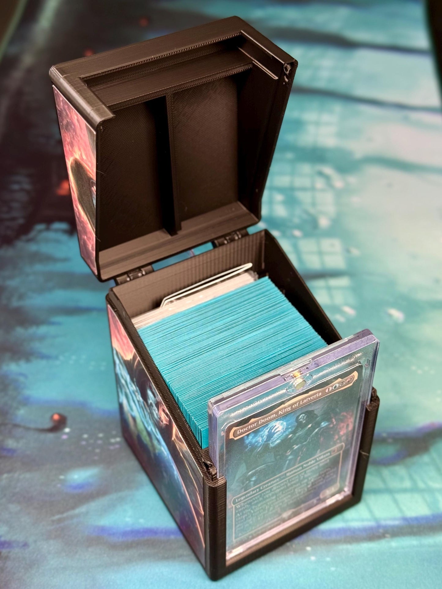 Magic the Gathering Deck Box - Marvel - Doom Prevails